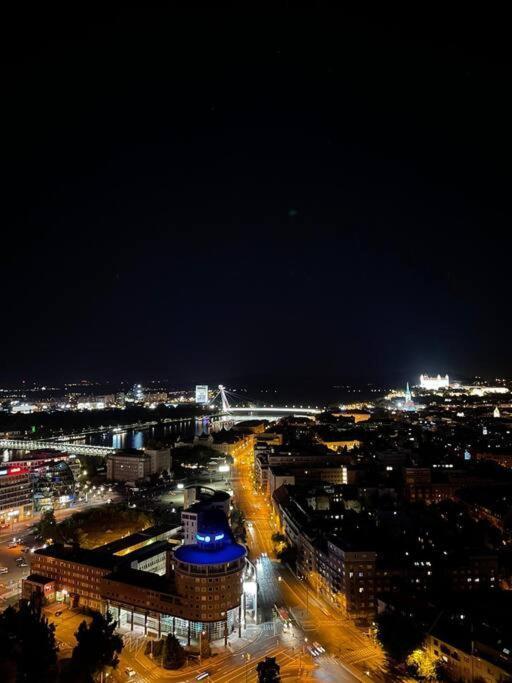 Apartamento Sky-Park Flat&Parking Bratislava Exterior foto