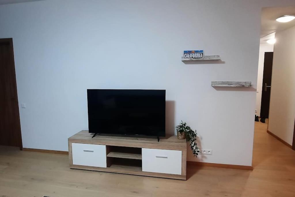 Apartamento Sky-Park Flat&Parking Bratislava Exterior foto